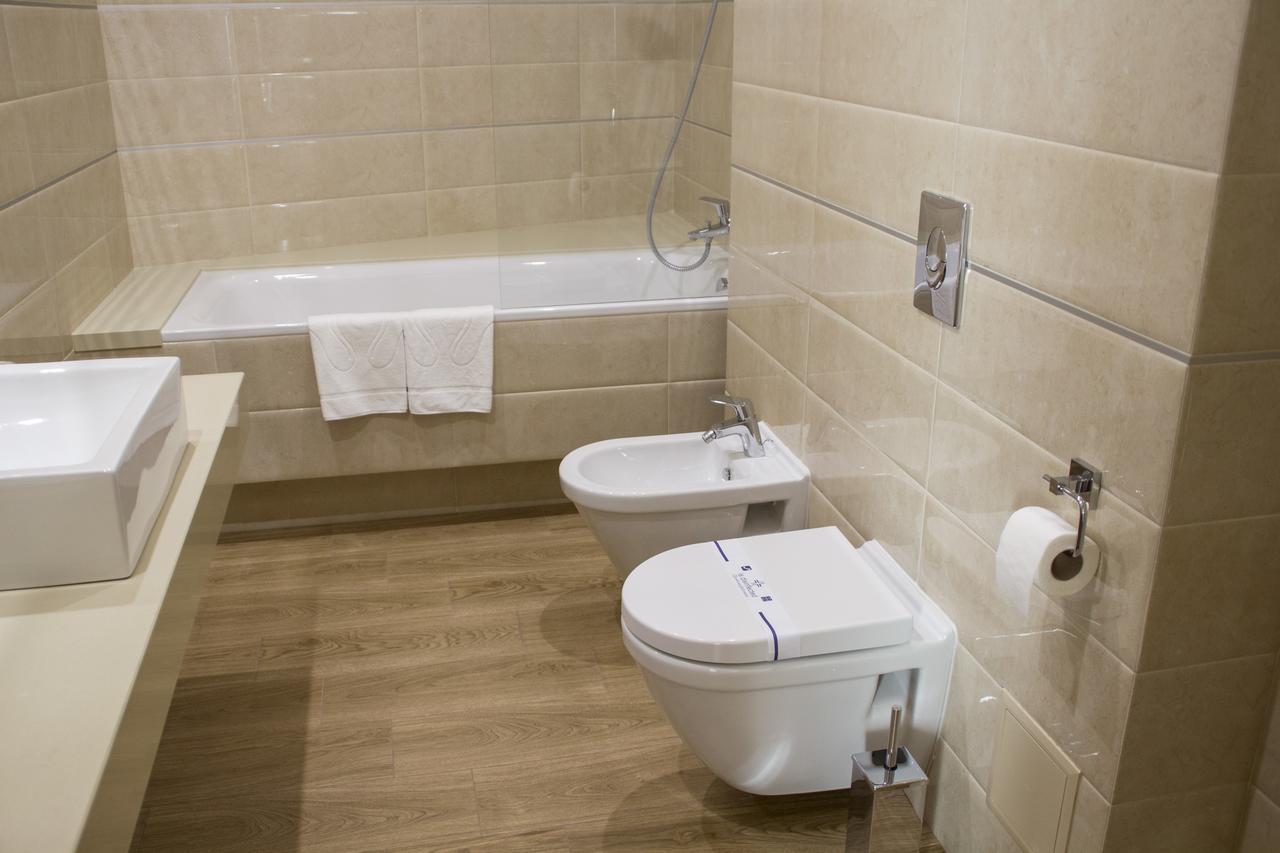 Hotel Versailles Lutsk Eksteriør bilde